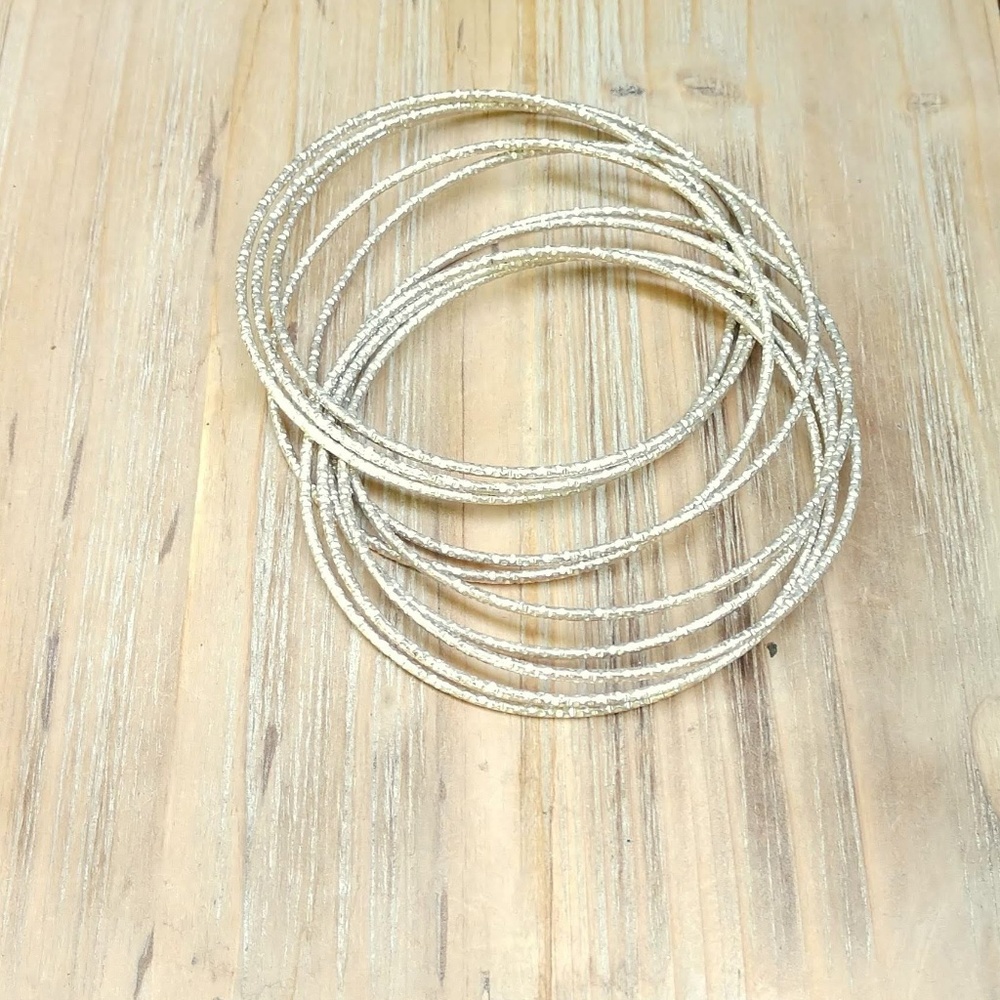 Textured intertwined silver bangles - Picture 2 of 4